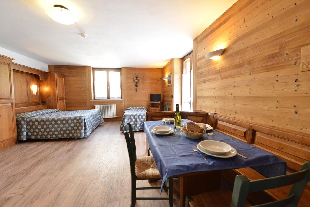 Residence Les Nigritelles Cogne Bagian luar foto